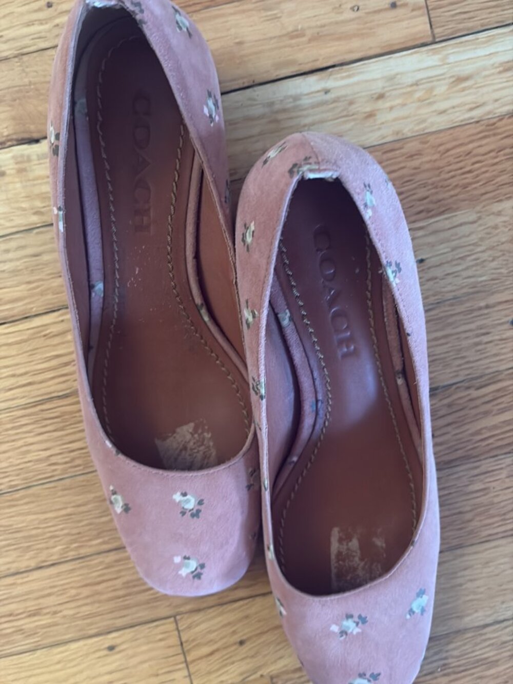 Coach Seude Pump With Prairie Print - Picture 4 of 10